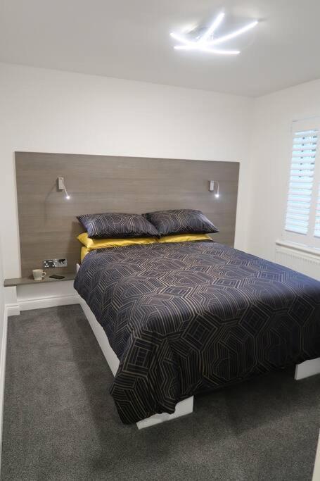 ***Spotless, Bright 1 Double Bed Apartment*** Bath Exterior photo